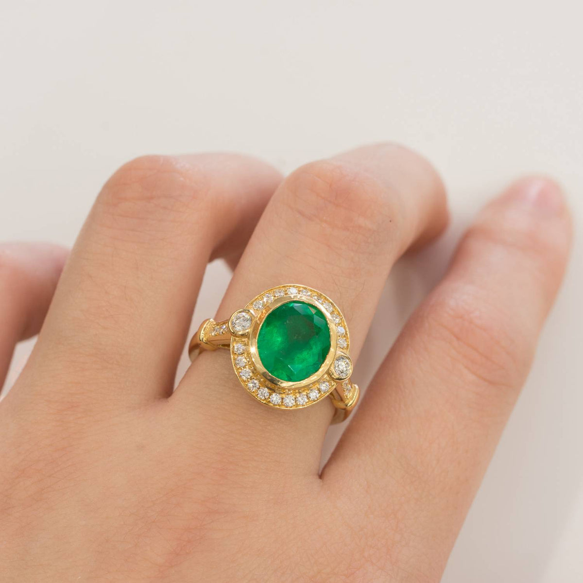 2.5ct Colombian Emerald Diamond Ring