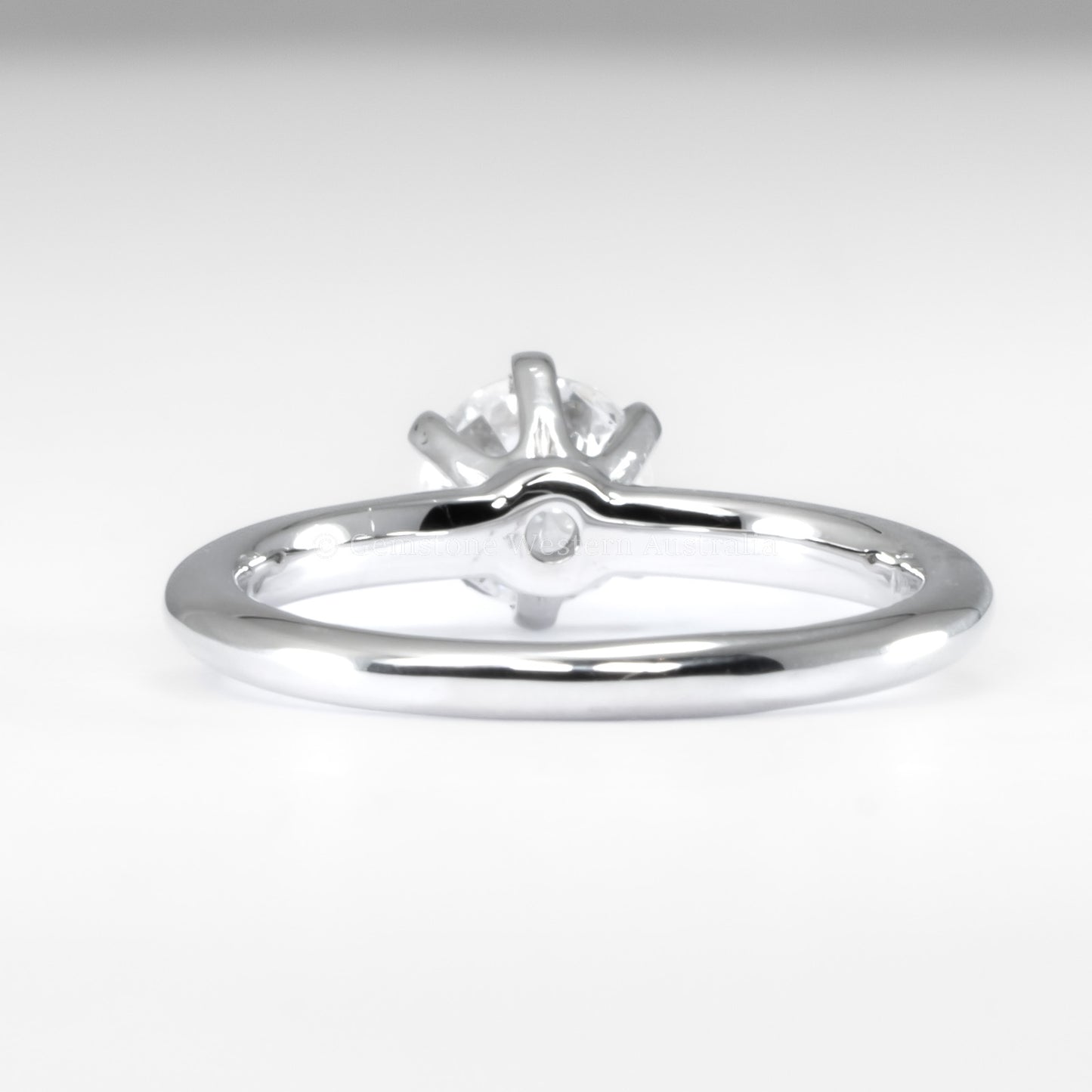 1.0 Carat GIA Certified Round Brilliant Diamond in Platinum Solitaire Setting