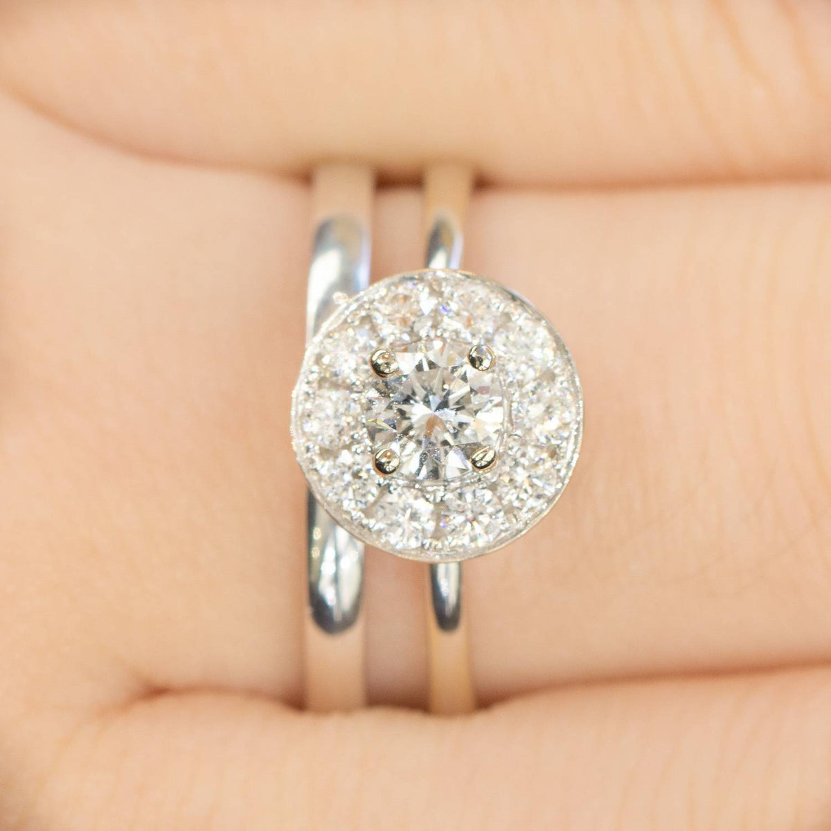 GIA Certified Diamond Engagement Ring and Wedding Band 18K Gold