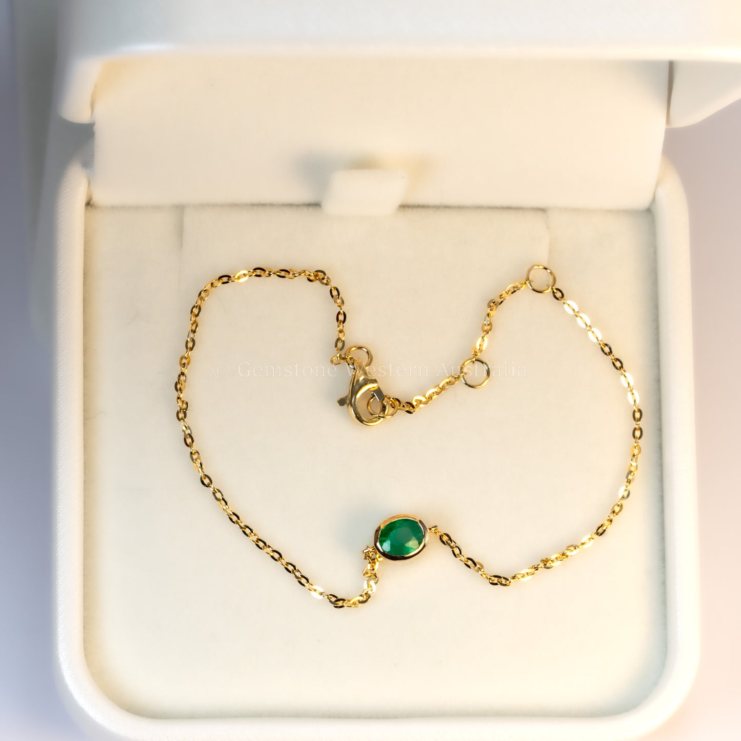 18K Yellow Gold Colombian Emerald Bracelet