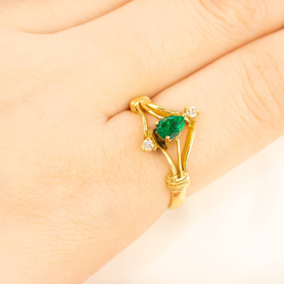 Natural Colombian Emerald and Diamonds Ring 18K Gold