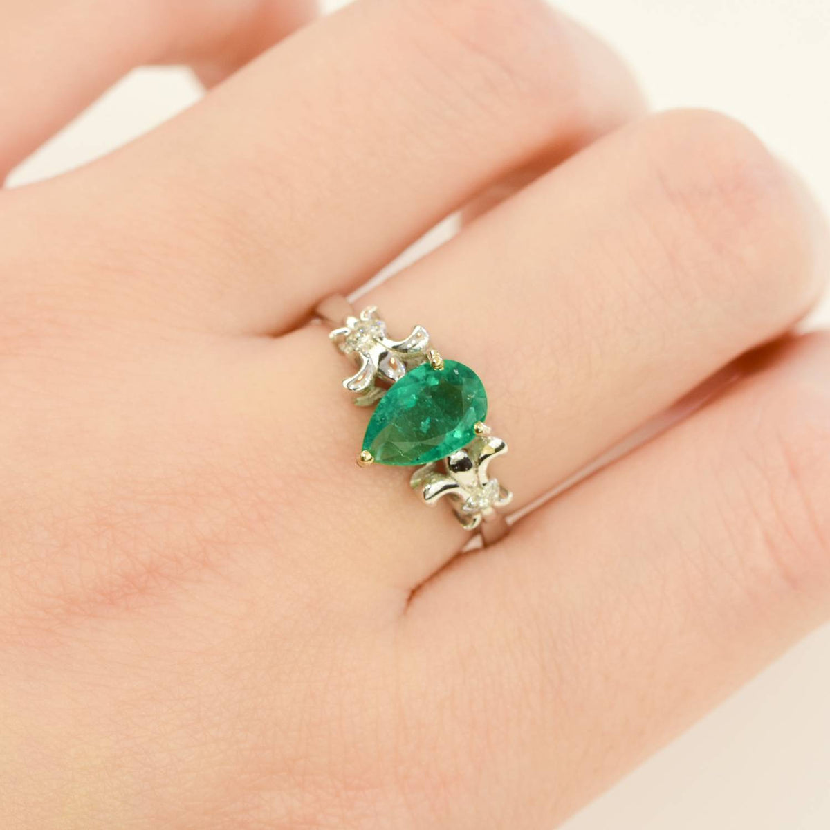 Natural Colombian Emerald Ring 18K