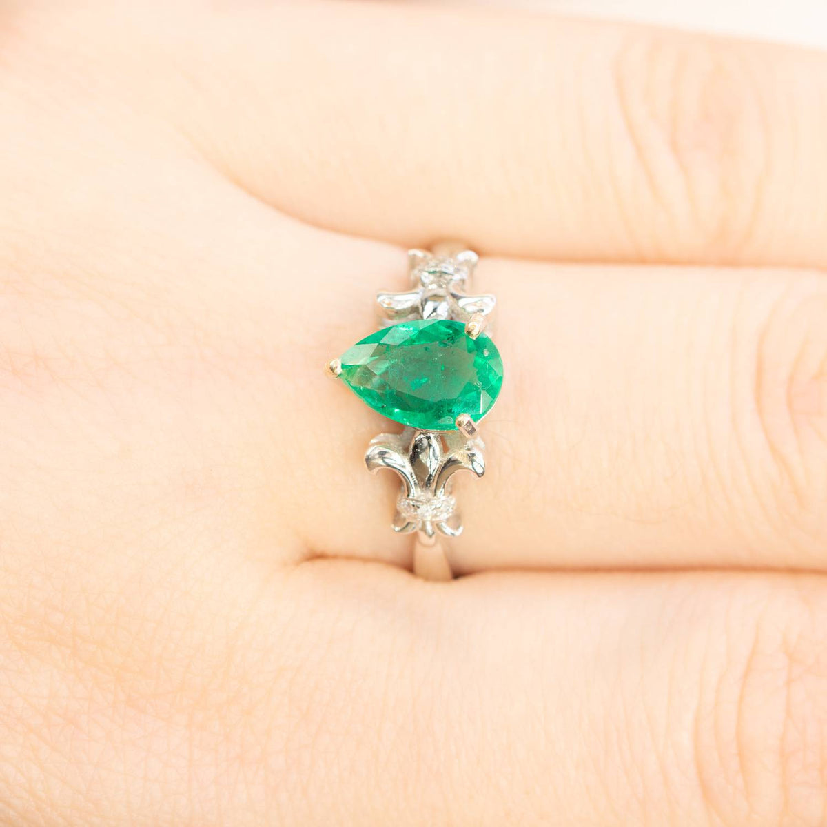 Natural Colombian Emerald Ring 18K