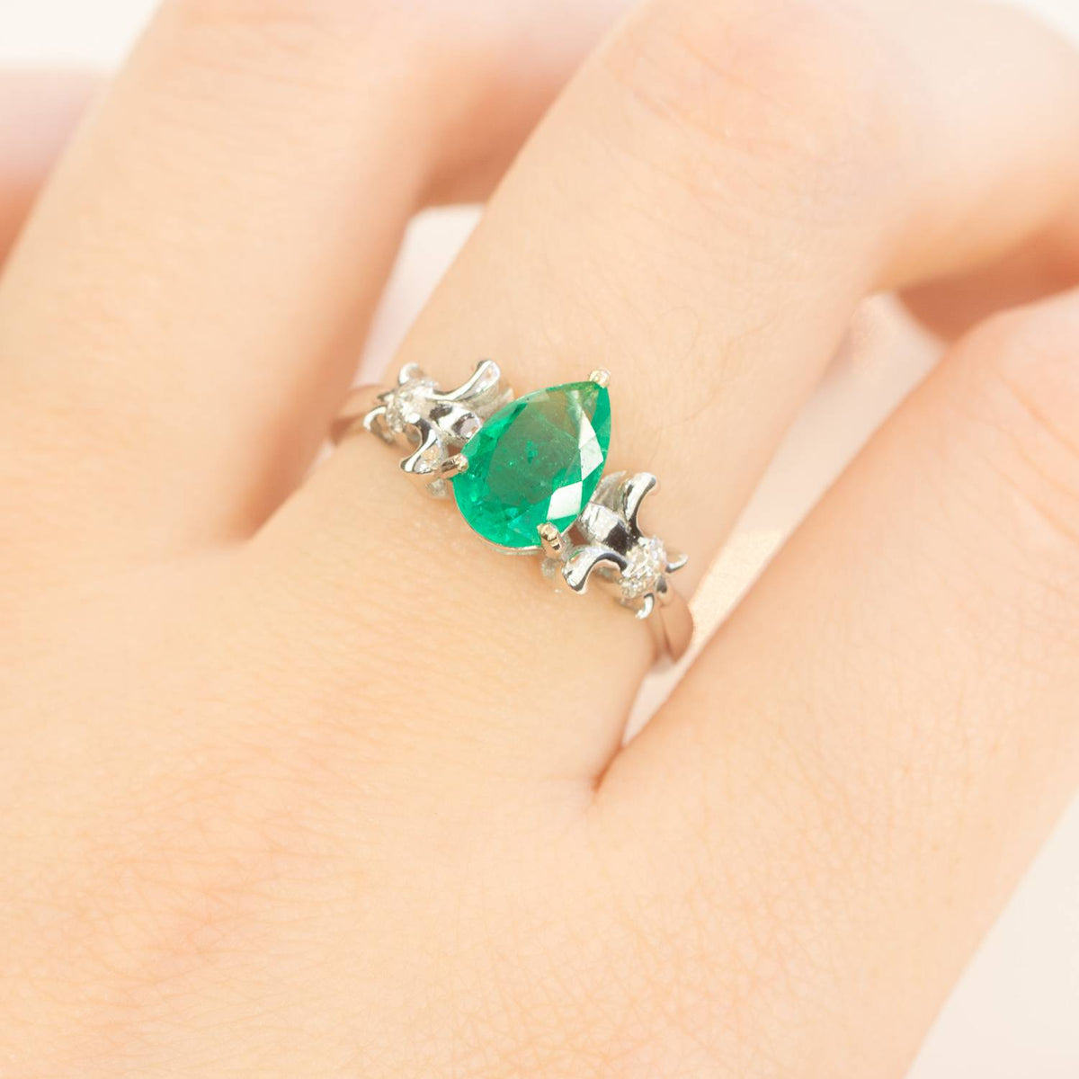 Natural Colombian Emerald Ring 18K