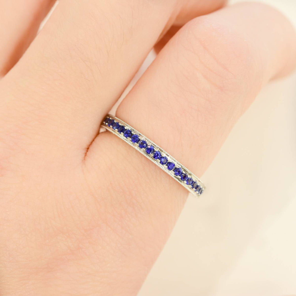 Ring Band with Natural Blue Sapphires 18 Carats White Gold