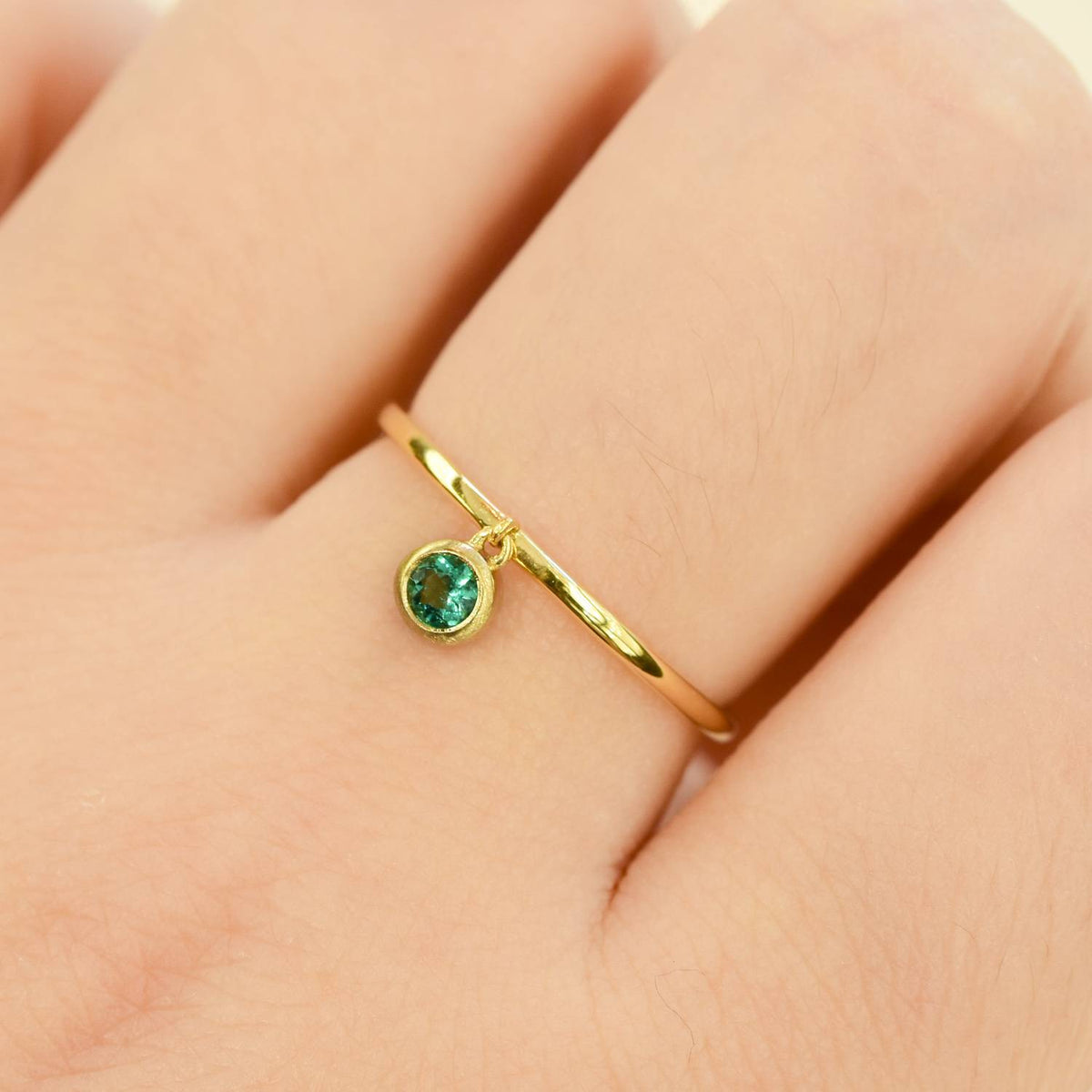 Natural Colombian Emerald Dangle Ring in 18k Gold