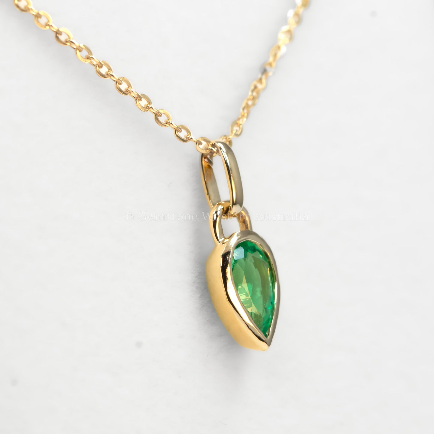 Pear-Shaped Colombian Emerald Gold Pendant