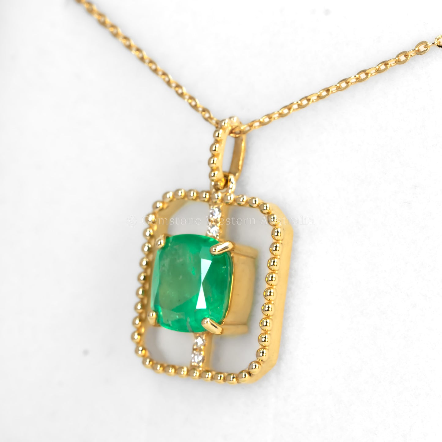 2.5ct Cushion Cut Colombian Emerald Pendant in 18K Yellow Gold
