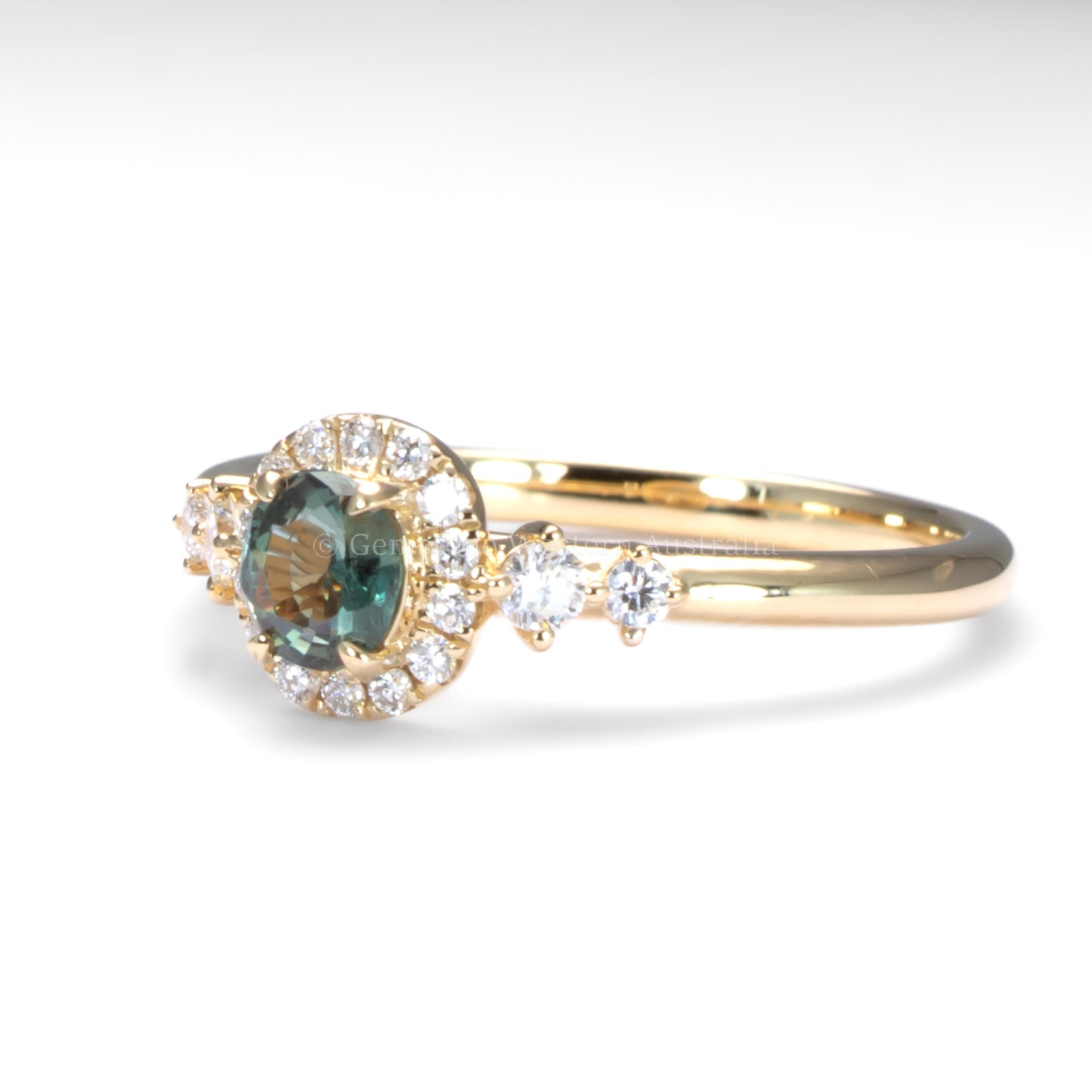 Alexandrite Halo Ring in 18K Yellow Gold