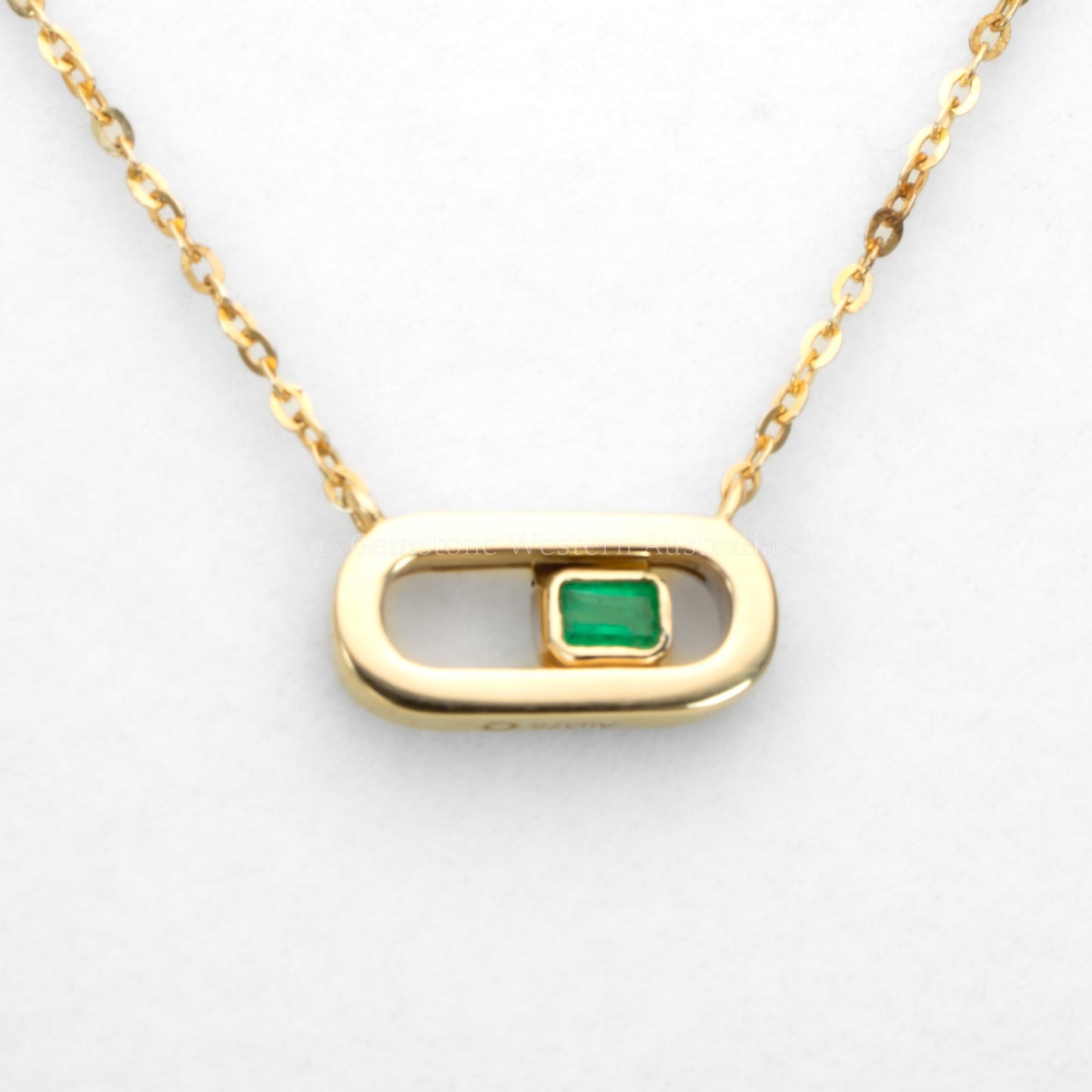 Sliding Emerald Pendant in 18K Yellow Gold