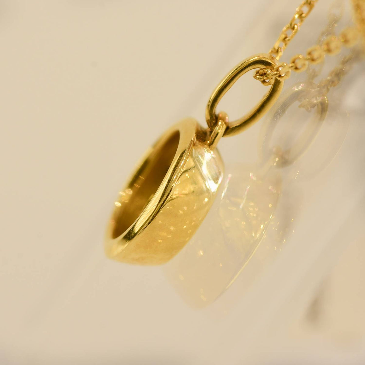 Colombian Emerald Pendant and Chain in 18K Yellow Gold