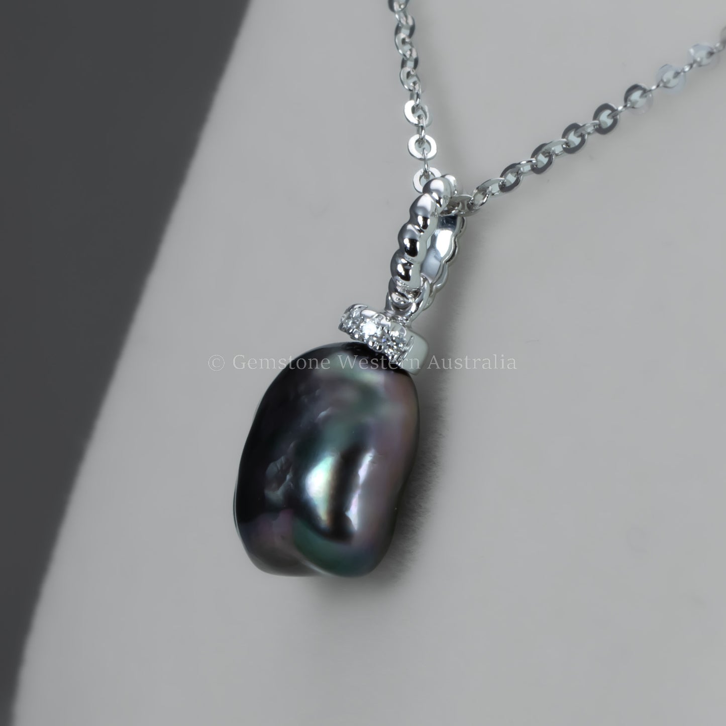 Tahitian Pearl Diamond Pendant in 18K White Gold