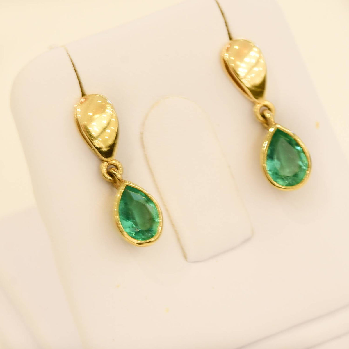 Pear Cut Colombian Emerald Dangling Earrings 18K Yellow Gold