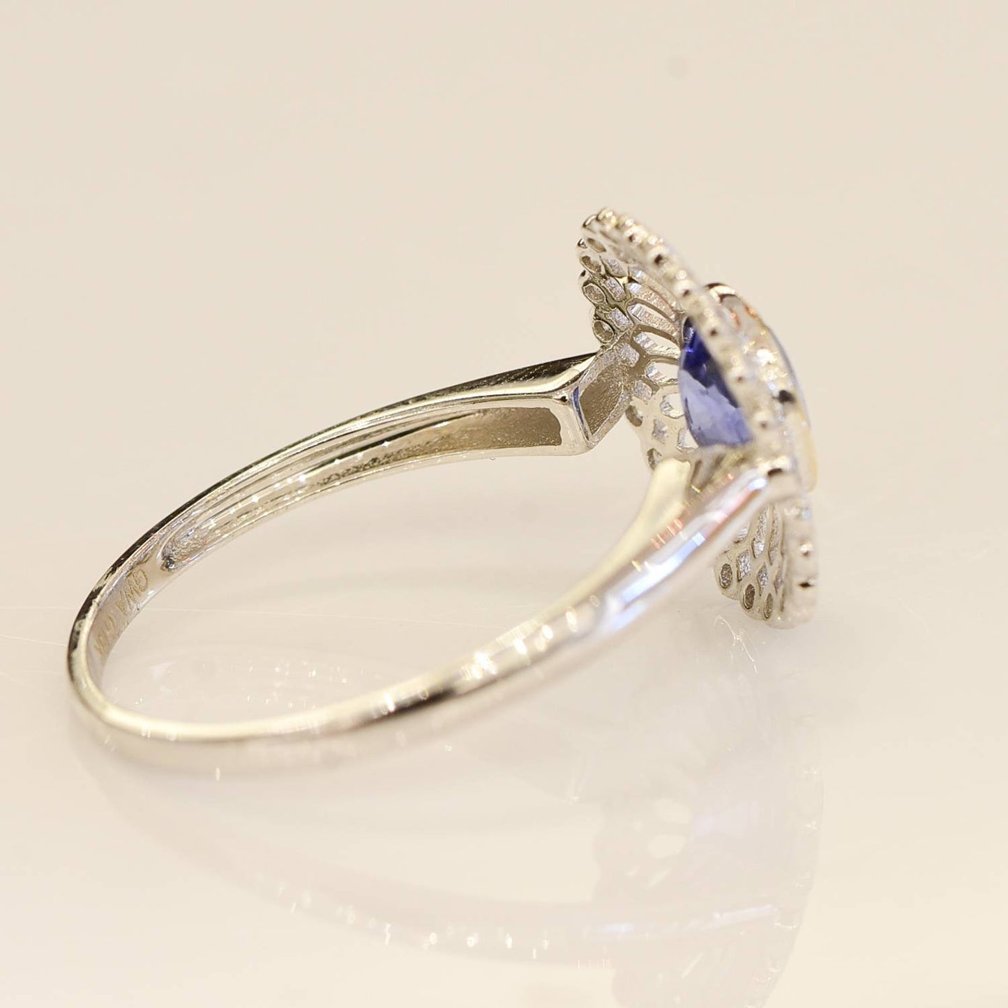 Sapphire and Diamond Halo Ring 18K Gold