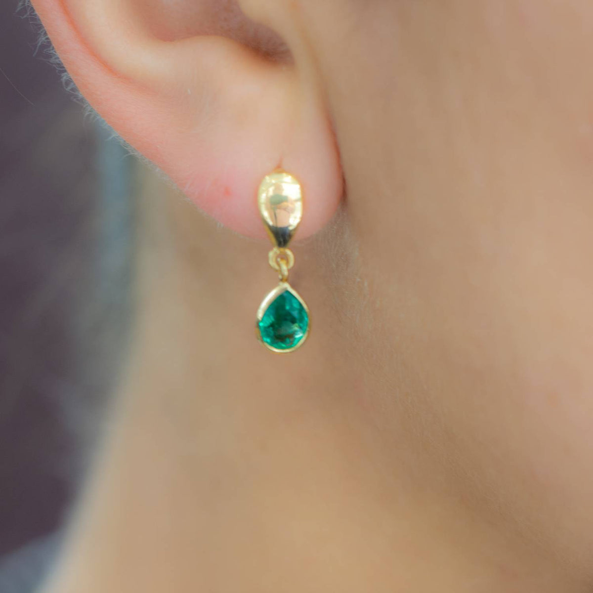 Pear Cut Colombian Emerald Dangling Earrings 18K Yellow Gold