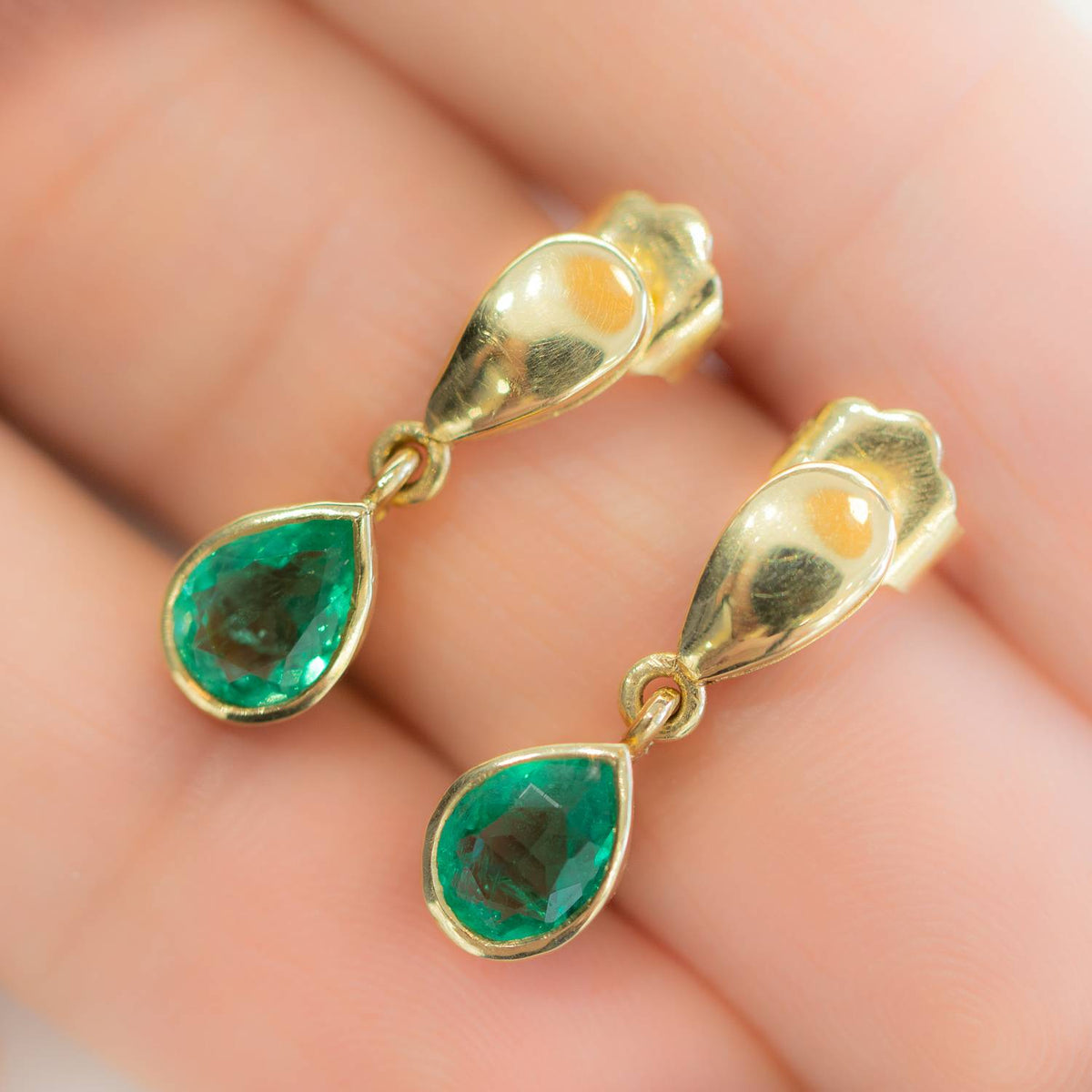 Pear Cut Colombian Emerald Dangling Earrings 18K Yellow Gold