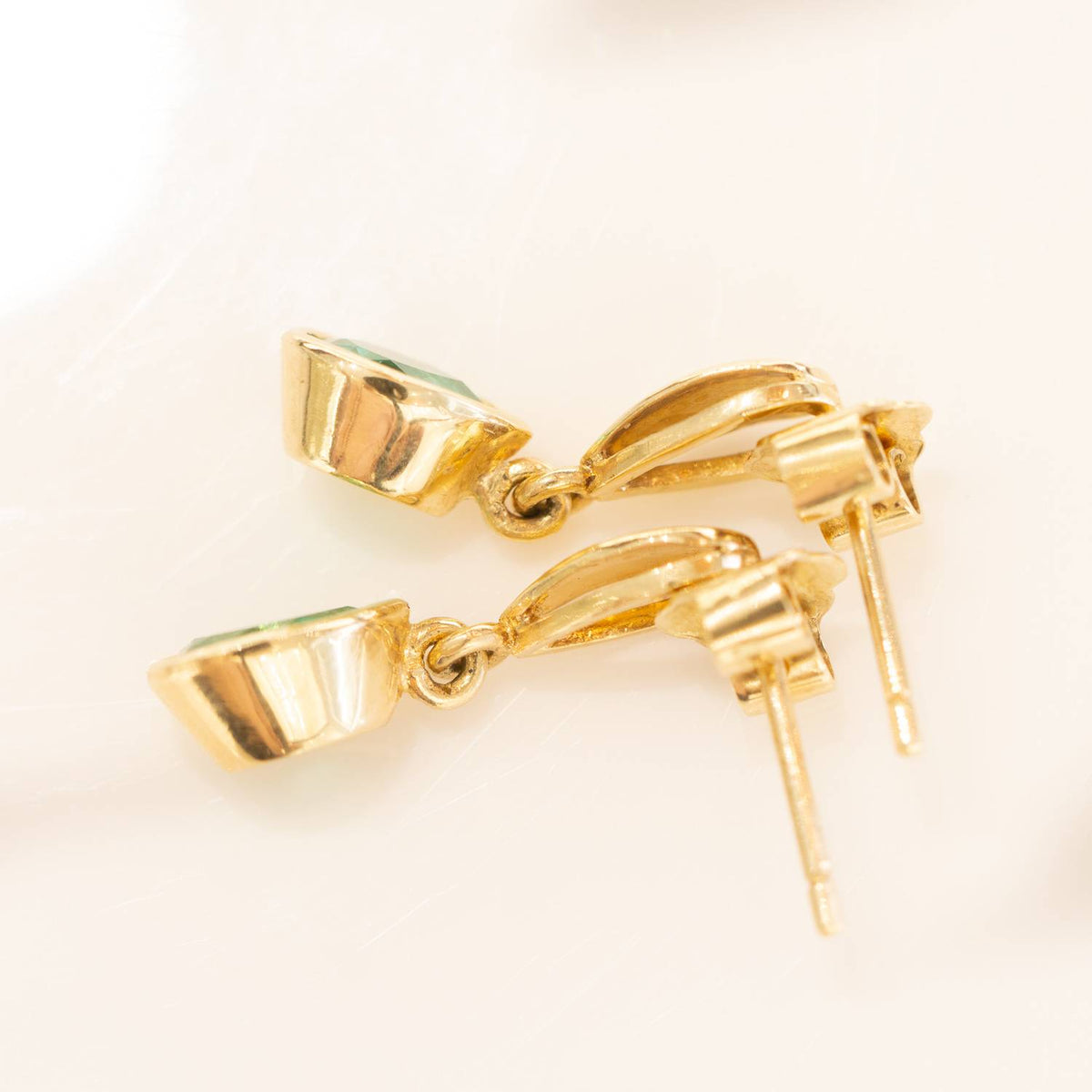 Pear Cut Colombian Emerald Dangling Earrings 18K Yellow Gold
