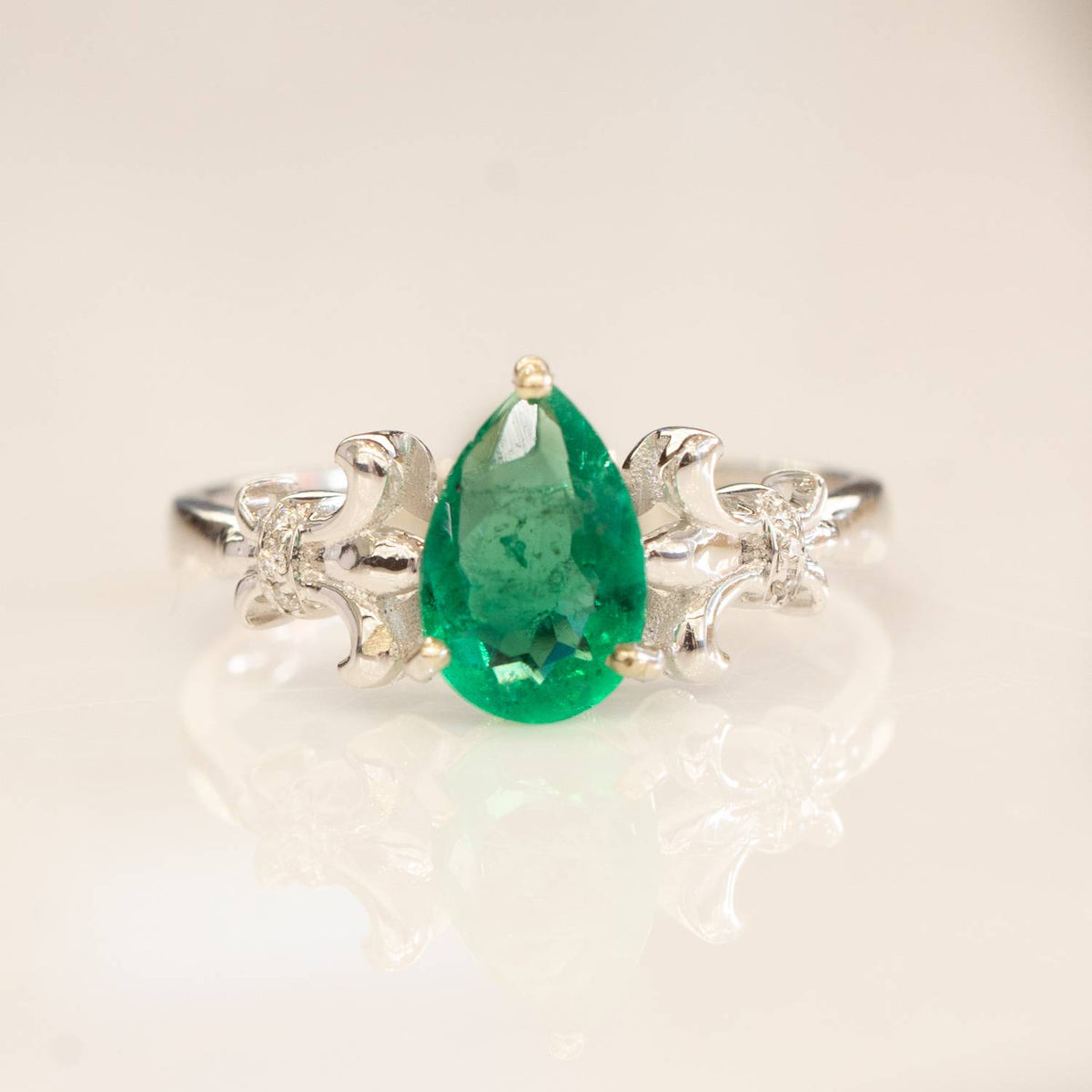 Natural Colombian Emerald Ring 18K