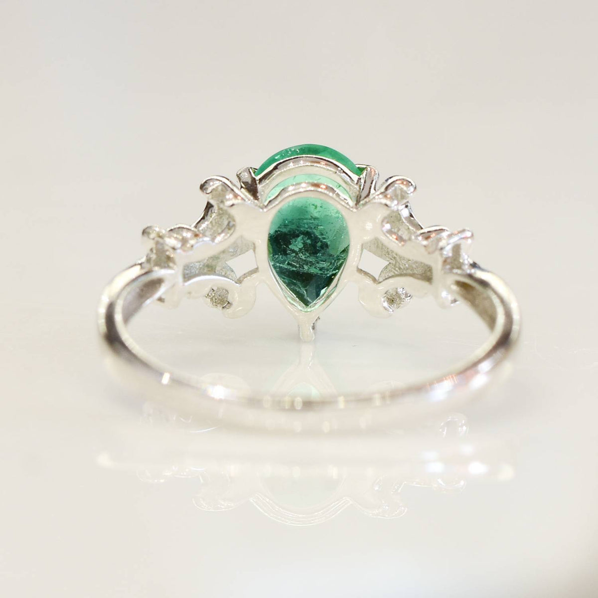 Natural Colombian Emerald Ring 18K