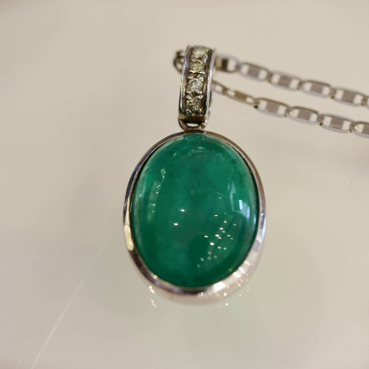 11.46ct Colombian Emerald Pendant Cabochon in 18K Gold