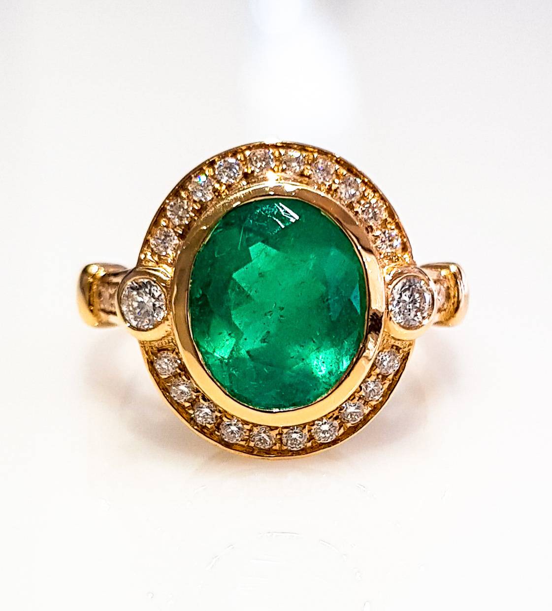 2.5ct Colombian Emerald Diamond Ring