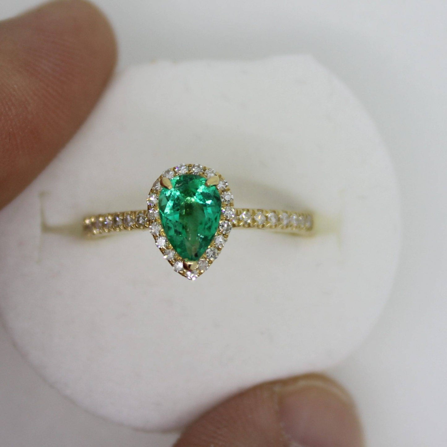 18ct Yellow Gold Colombian Emerald 35 Diamonds Ring. Pear Shape