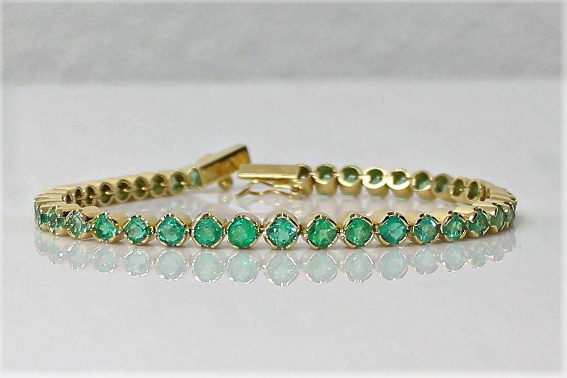 6.82ct Colombian Emerald Tennis Bracelet in 18kt Yellow Gold