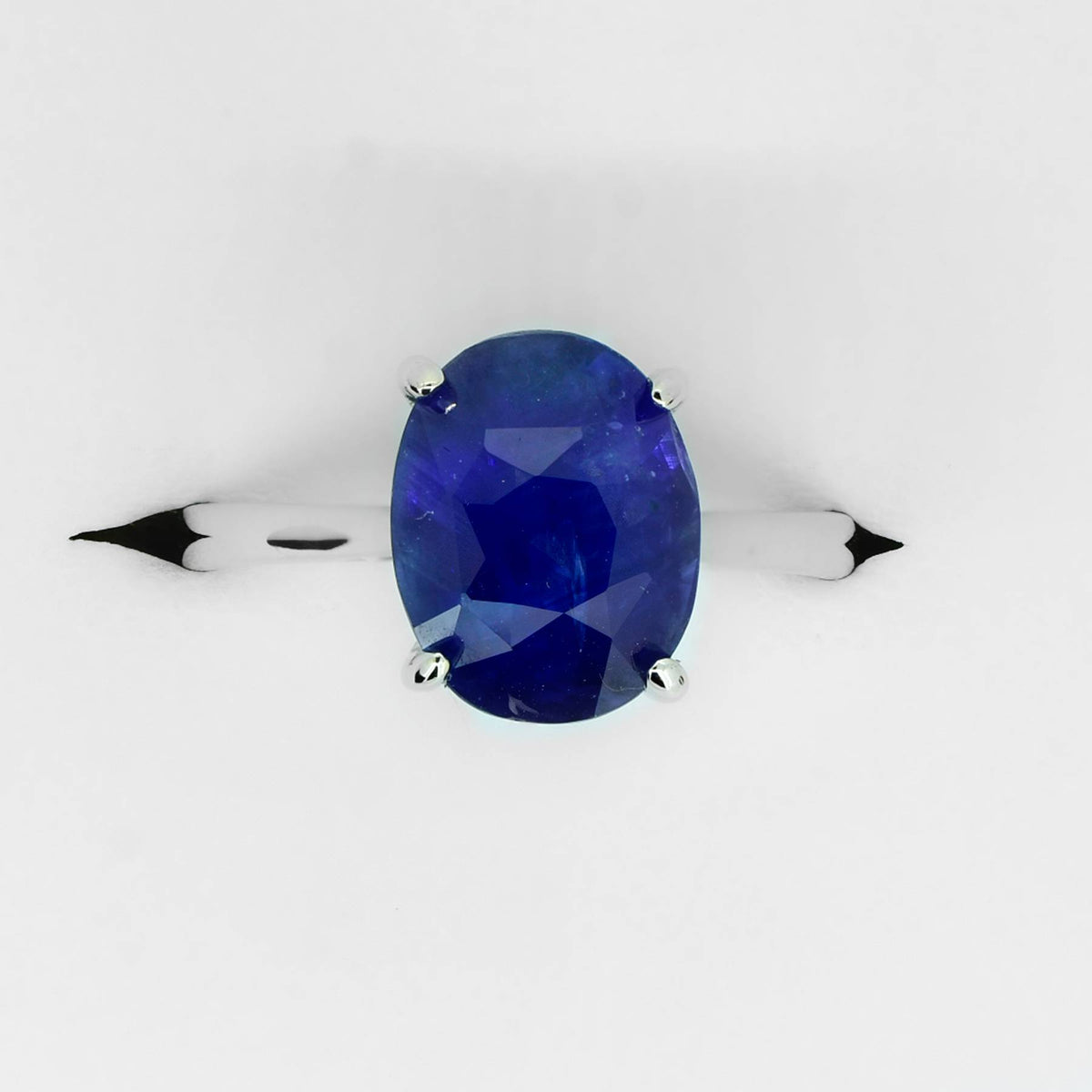 5.53 Carats Ceylon Blue Sapphire Ring in White Gold