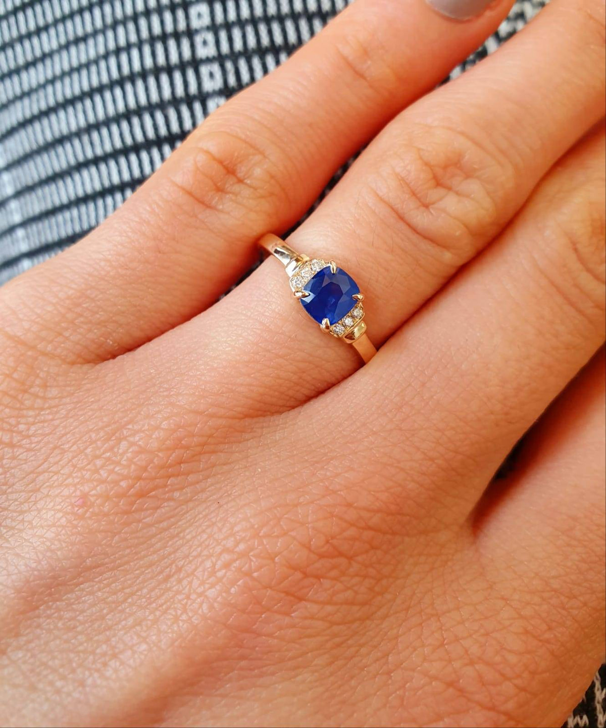 Natural Unheated Sapphire and Diamonds Ring
