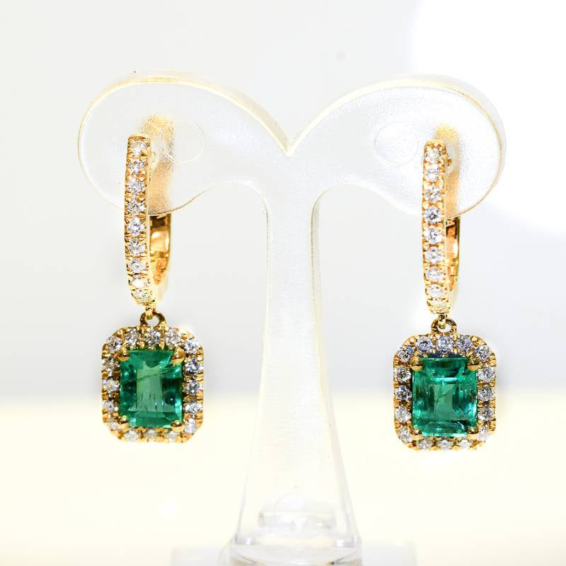 Colombian Emerald Earrings 18k Yellow Gold and Diamond