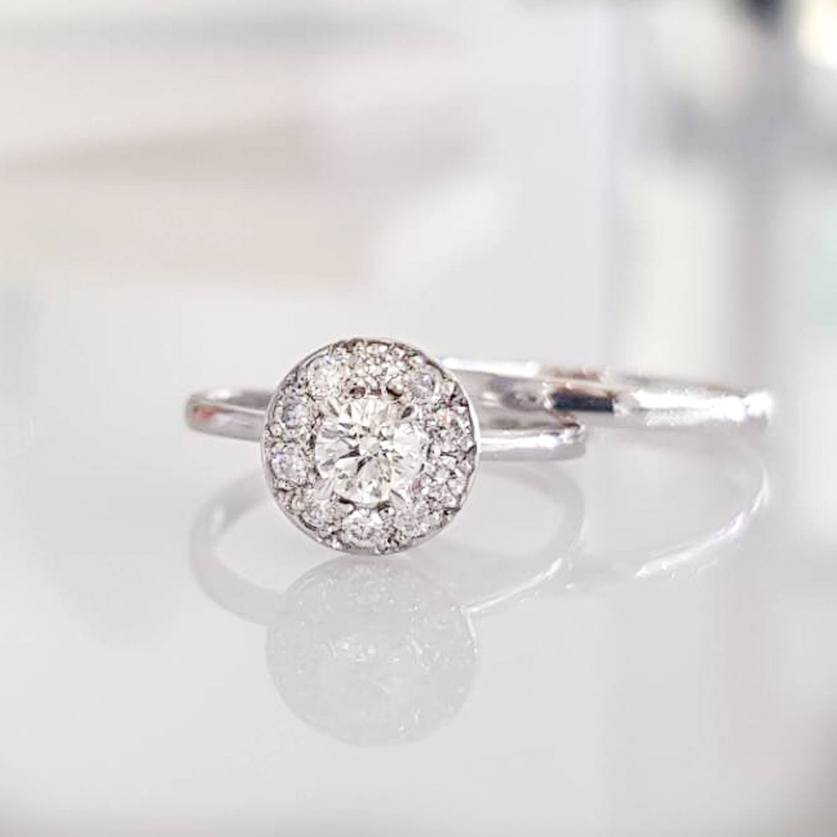 GIA Certified Diamond Engagement Ring and Wedding Band 18K Gold