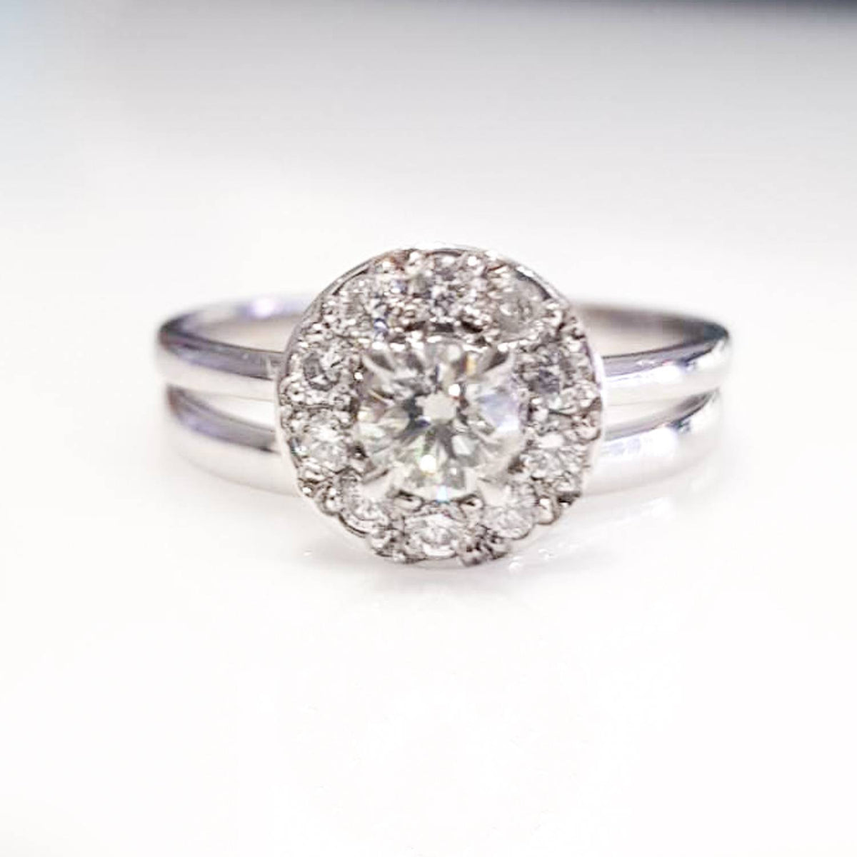 GIA Certified Diamond Engagement Ring and Wedding Band 18K Gold