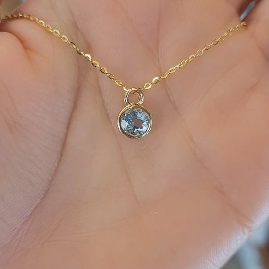Round Aquamarine Pendant 