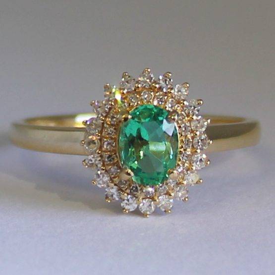 Emerald ring 18ct Yellow Gold Colombian Emerald and 40 Diamonds Ring. - Image 2