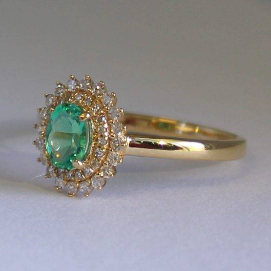 Emerald ring 18ct Yellow Gold Colombian Emerald and 40 Diamonds Ring. - Image 3