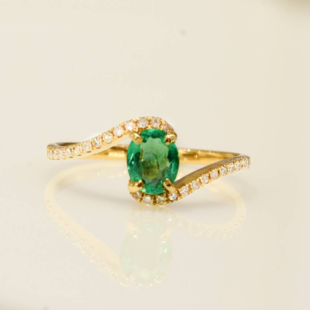 Buy 18ct Yellow Gold Colombian Emerald Ring and Diamond Ring