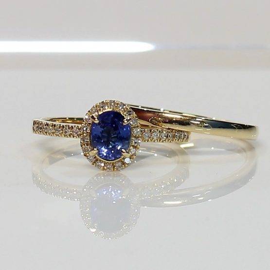 18K Yellow Gold Blue Sapphire diamond Ring
