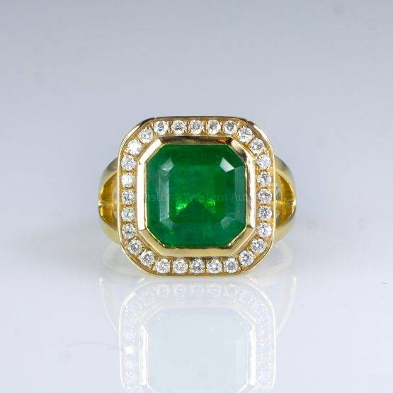 4.82ct Colombian Emerald and Diamonds Halo Ring 18K Gold - 1982298 - 1