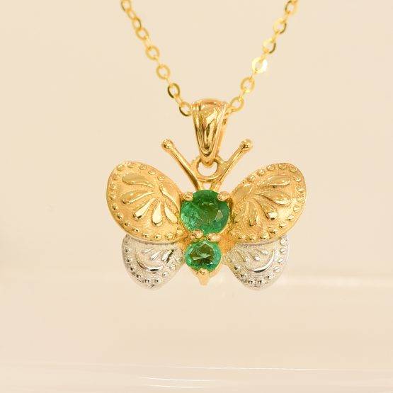 Emerald Butterfly Pendant in 18K Gold - 1982199