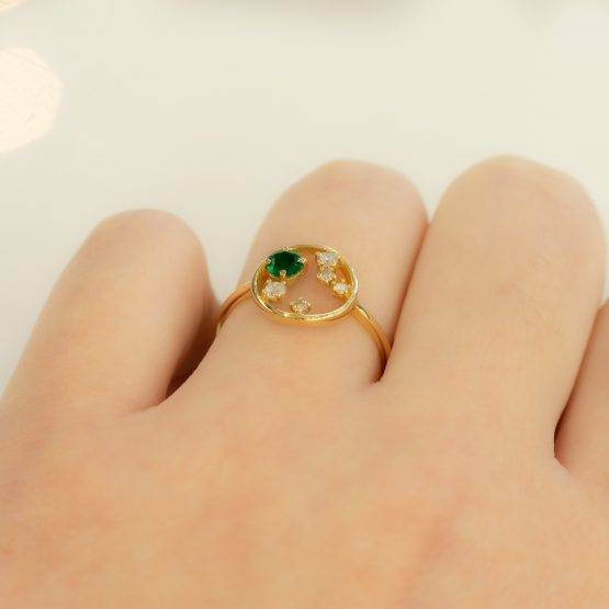 emerald diamond minimalist ring 1982147-5