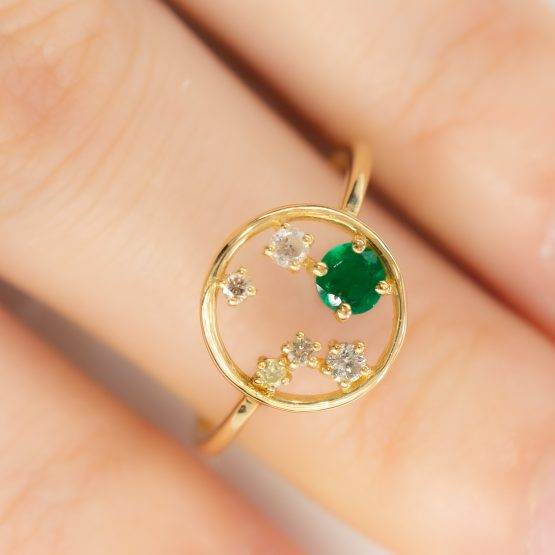 emerald diamond minimalist ring 1982147-4