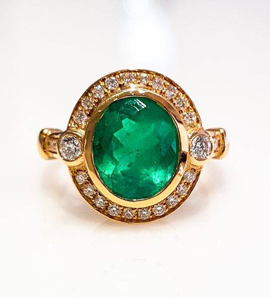 Colombian emerald statement ring 198299