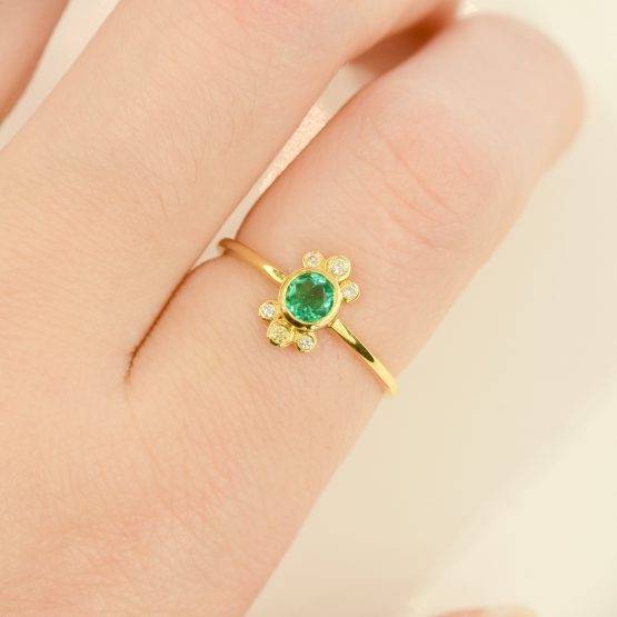 minimalist emerald diamond ring 1982103-3