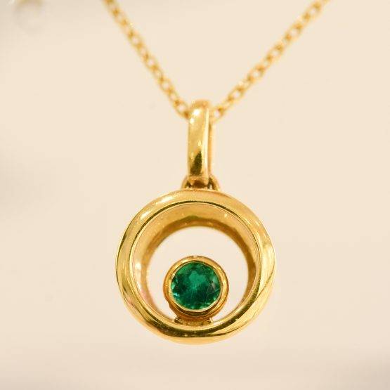 Colombian emerald pendant necklace 1982197