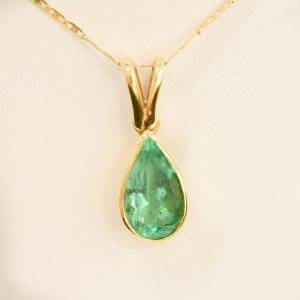 vivid green colombian emerald pendant 1982176