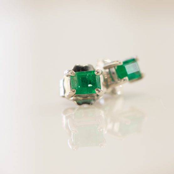 colombian emerald stud earrings 1982226-3