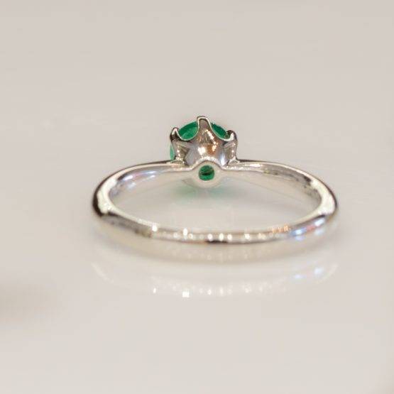 solitaire colombian emerald platinum ring 1982251-10