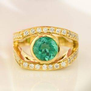 emerald diamond statement ring 18ct gold 1982140-7