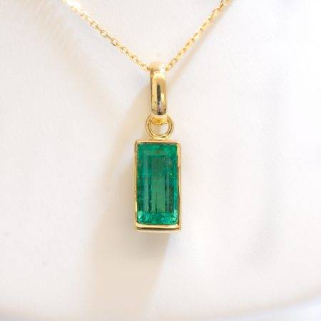 2.32ct Natural Colombian Emerald Pendant - 1982291