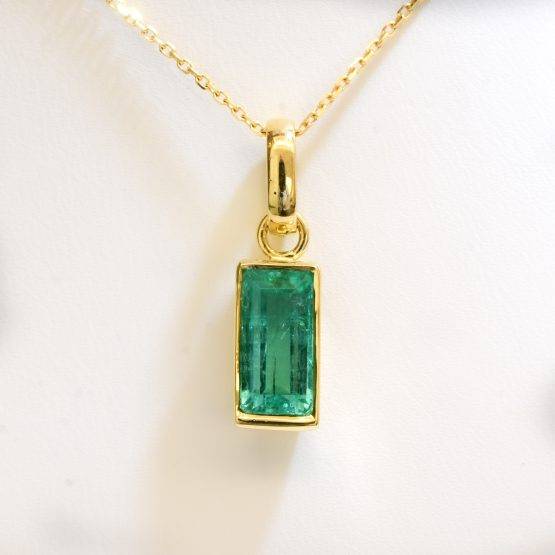 2.32ct Natural Colombian Emerald Pendant - 1982291-4